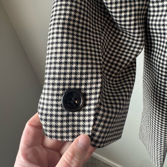 Vintage Black and White Houndstooth Blazer with Velvet Collar 100 % Wool - Picture 9 of 10